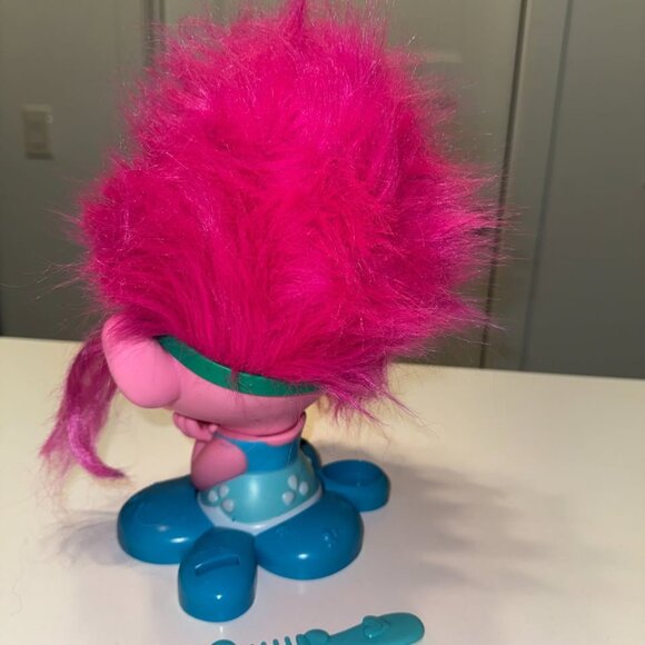 Trolls Poppy Pink Hair Styling Doll Pink and Blue with one comb 11 inches - Picture 5 of 6